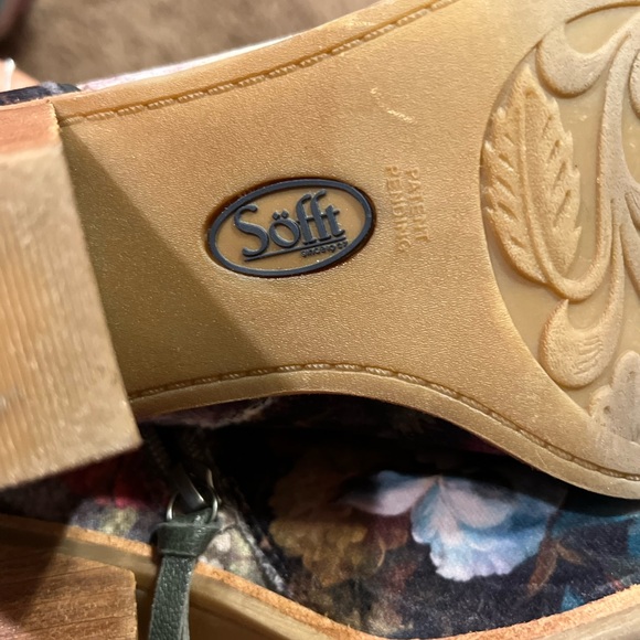 Sofft Brand Floral Bootie. Size 9 - Picture 6 of 10